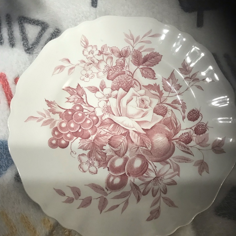 Decorative Floral Fruit Ceramic Plate in Dusty Rose - Elegant Home Accent